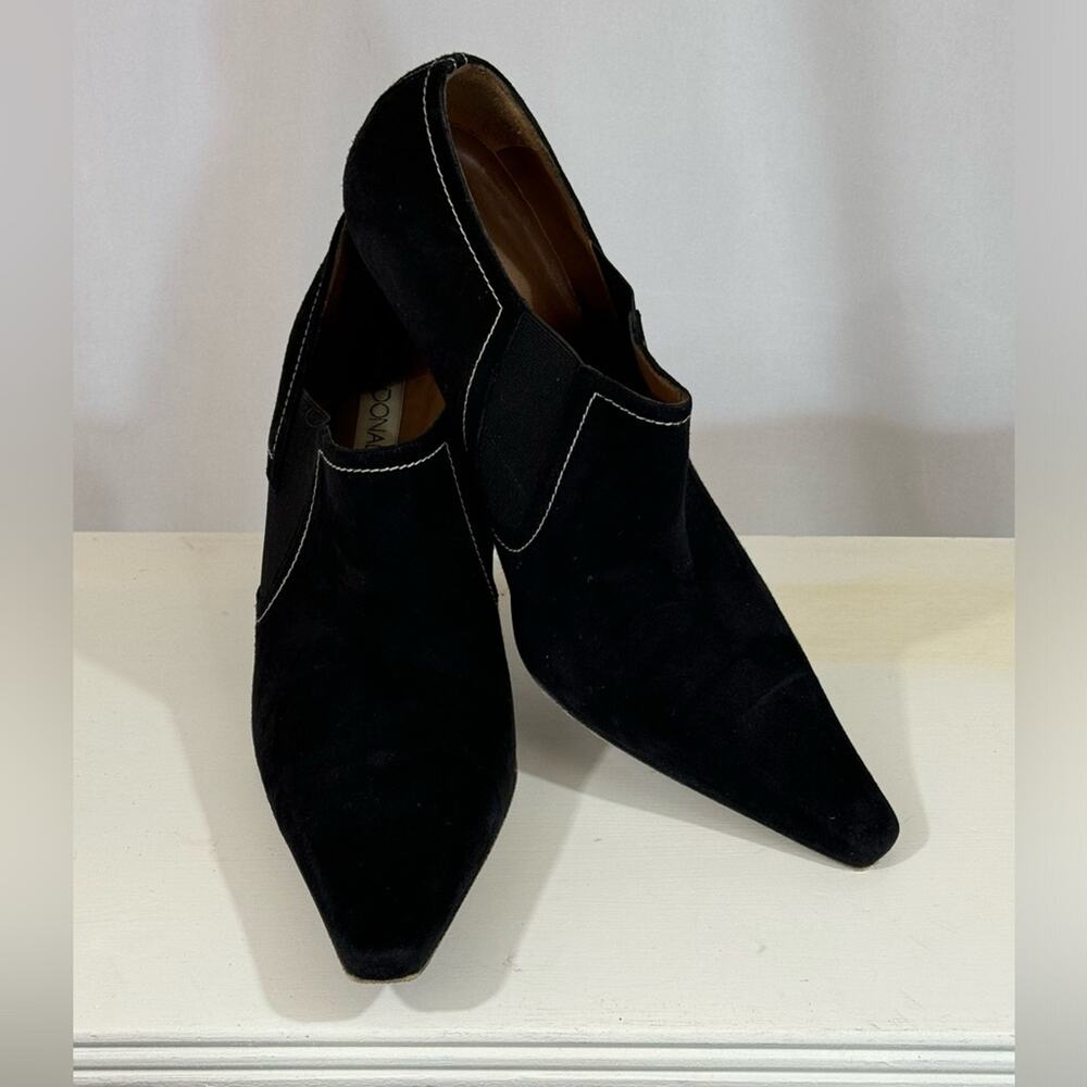 EUC: Donald J. Pliner Black Suede White Stitched booties
